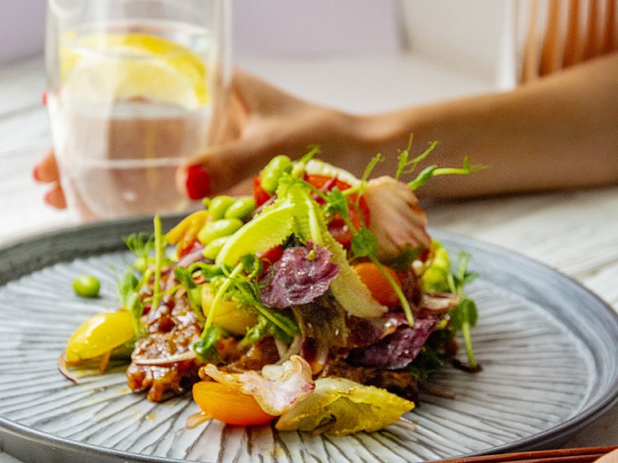 Салат із хрумкою качкою